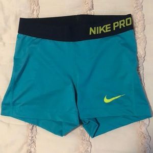 Nike Pro shorts size small